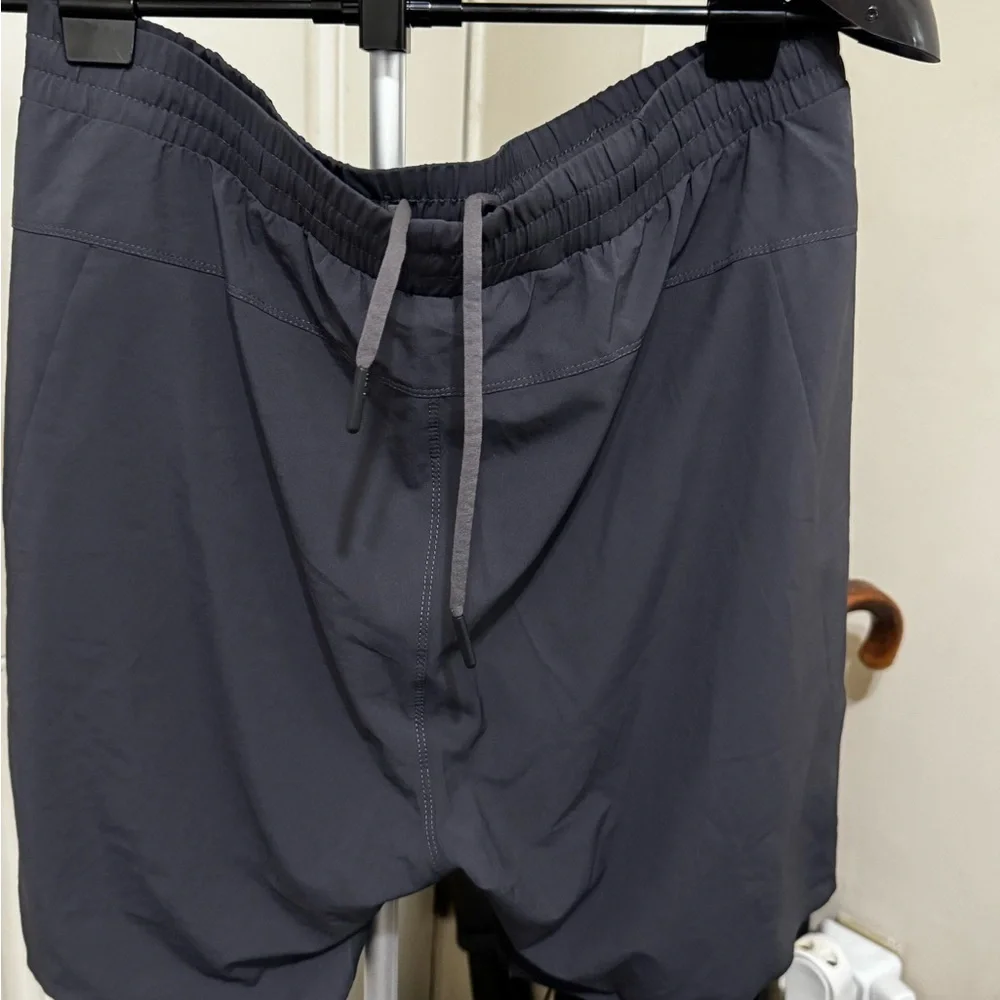MPG Shorts I Men’s I Dark Gray